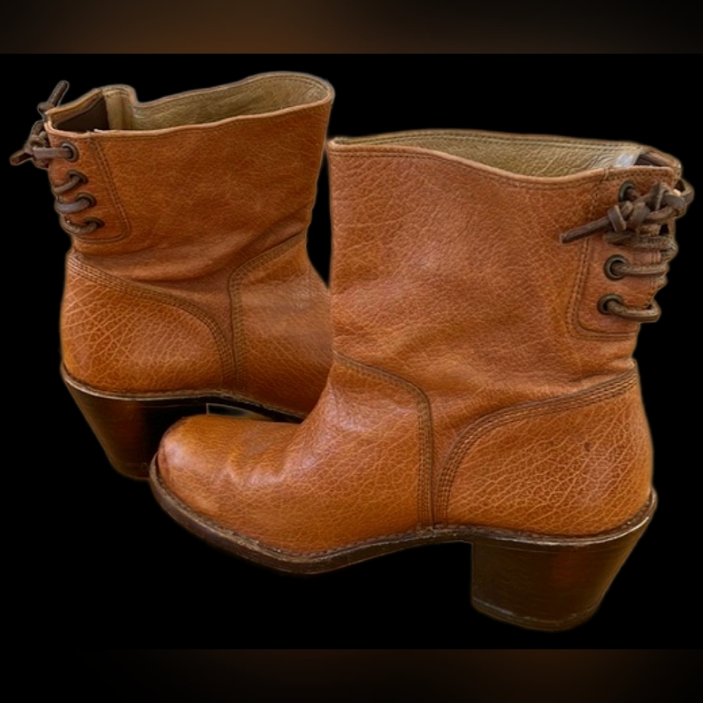 FRYE WIDE ANKLE BOOTIES size 8